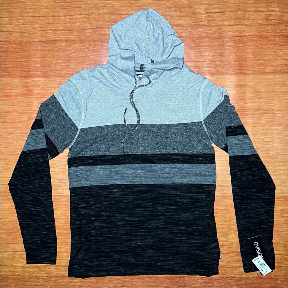Division Mens NWT Slim Fit XL Lightweight Hoodie